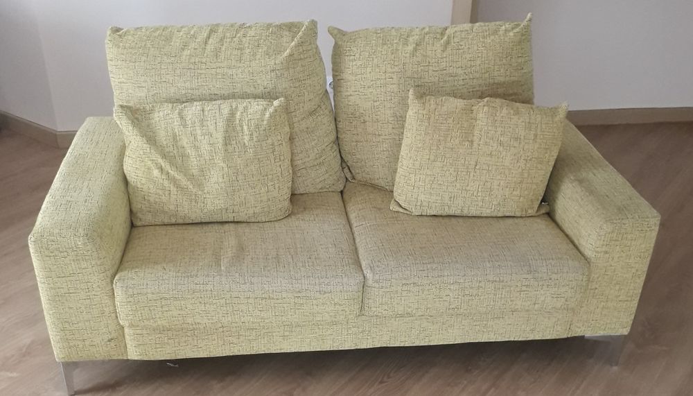Sofá em tecido 2 Lugares