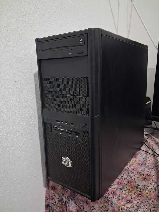 PC em bom estado, rápido para uso diário, estudo e jogos.