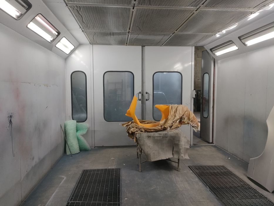 Estufa de pintura automóvel