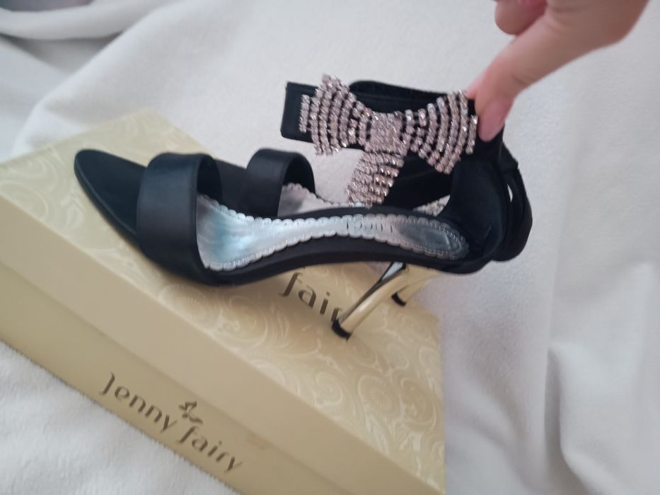 Sandały na szpilce rozmiar 37