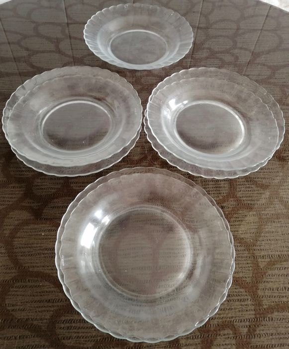 vários conjuntos de pratos ,valor pode ser difente