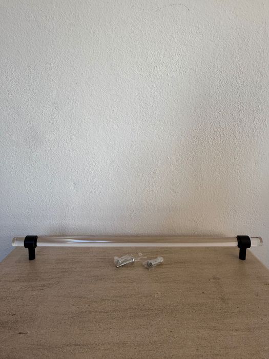 Puxador para Móveis em Acrílico Transparente – Preto, 32 cm