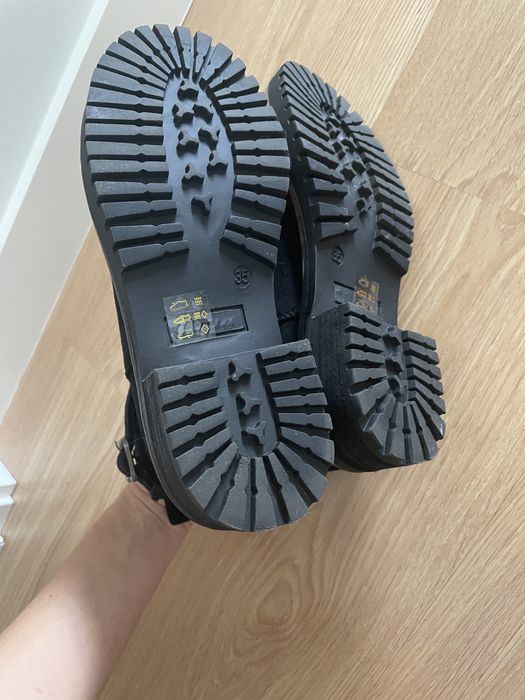 Botins muito confortáveis, servem a tamanho 36