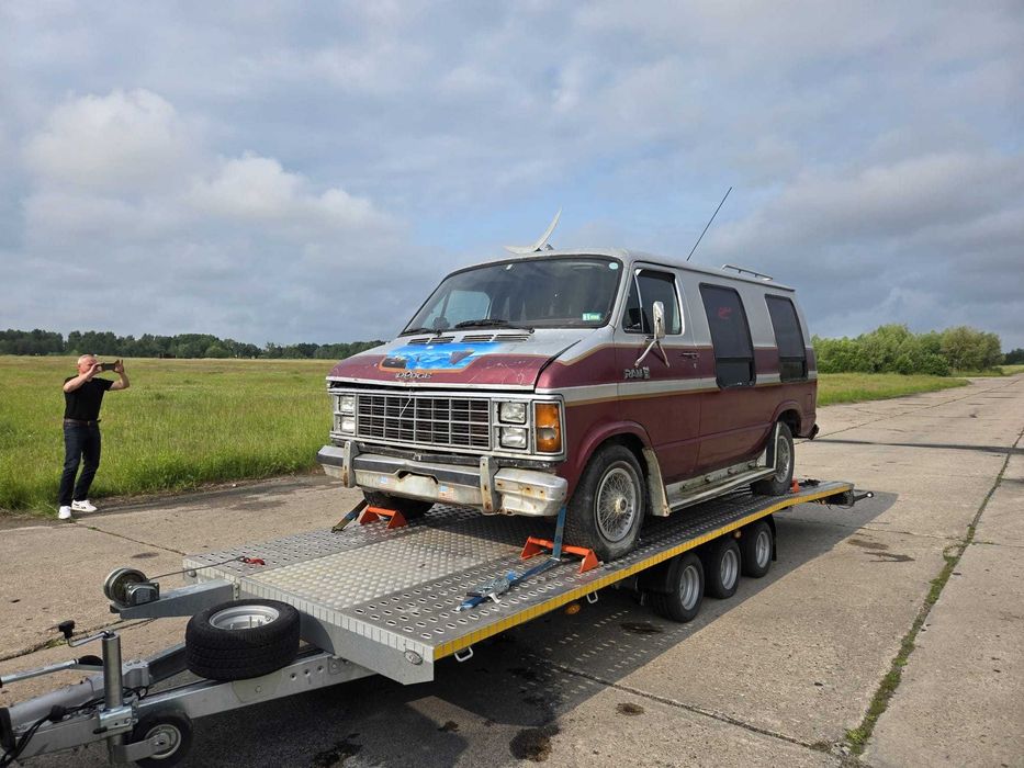 Chrysler Dodge Ram 150 3.7 B Van Salonka Kamper 1984r