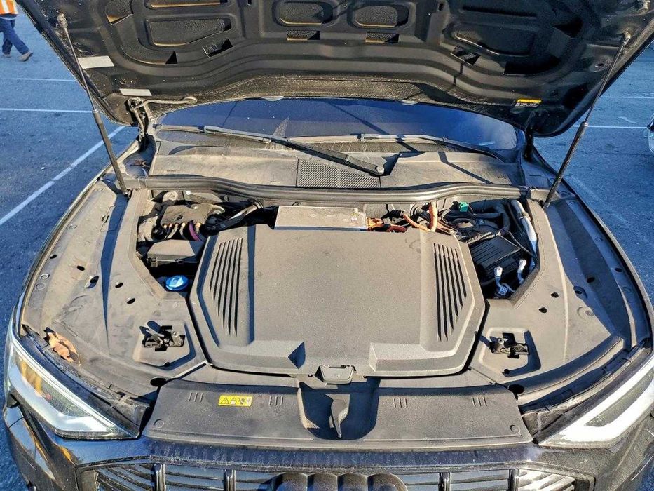 Бампер Audi E-tron Розборка Ауді Єтрон