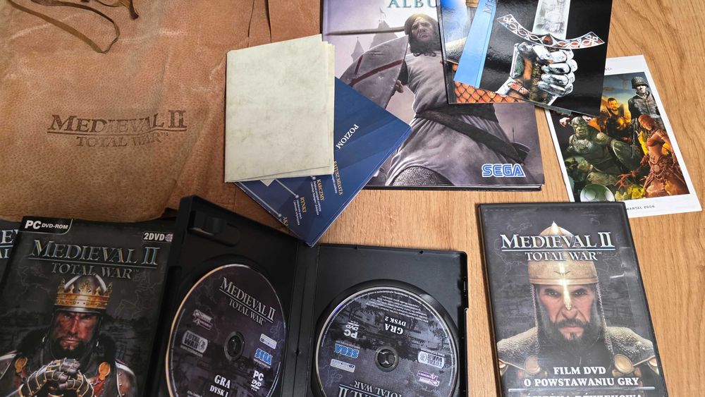PC Medieval total war kolekcjonerska z albumem i figurką
