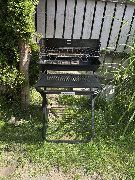 Grill ogrodowy..