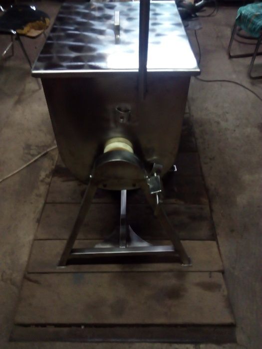 Mieszałka do mięsa 80kg 120 L