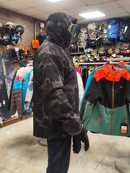 Одяг для лиж та сноубордів. В місті Дніпро.