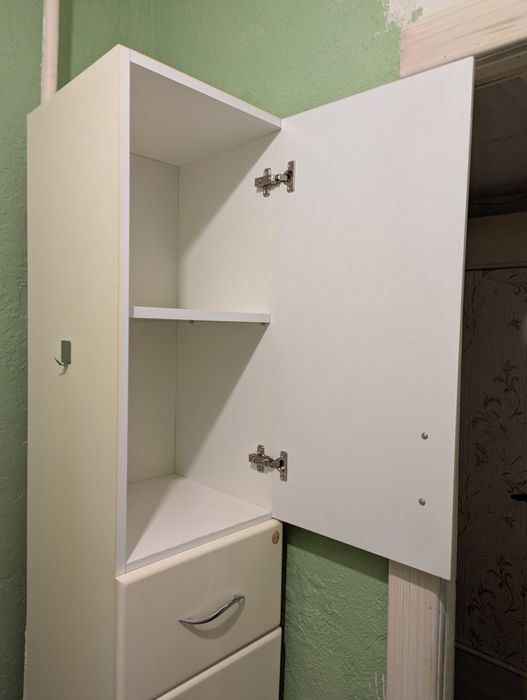 Пенал (шафа) у ванну