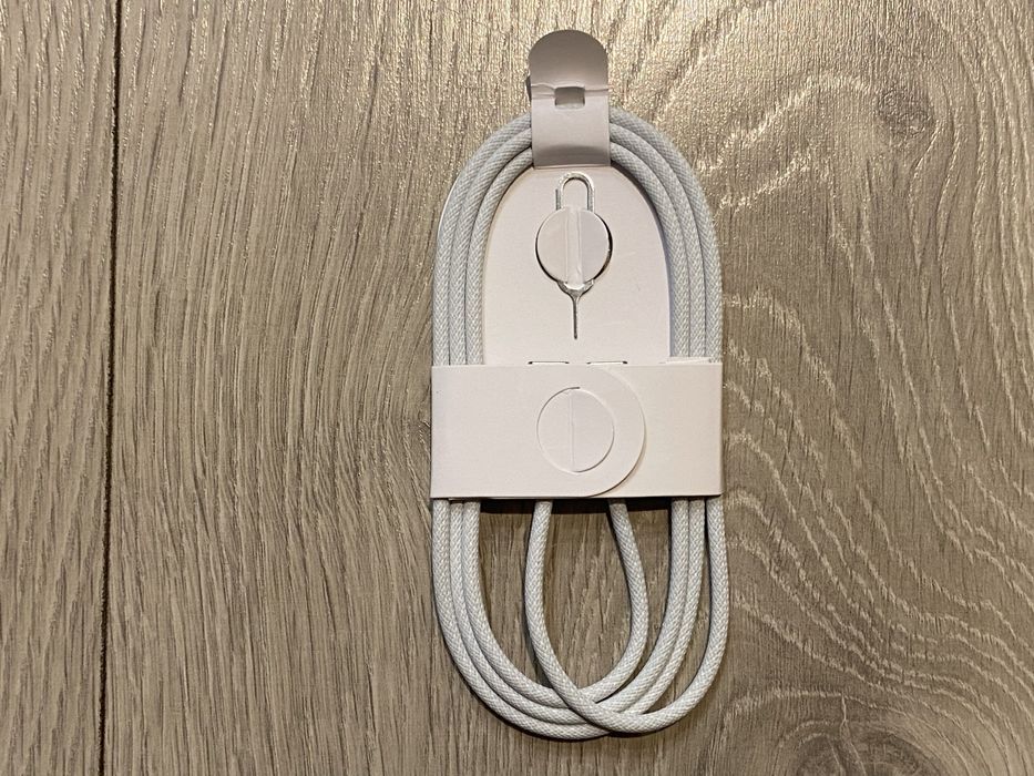 Kabel Iphone 15 16 Apple USB-C / USB-C + Kluczyk