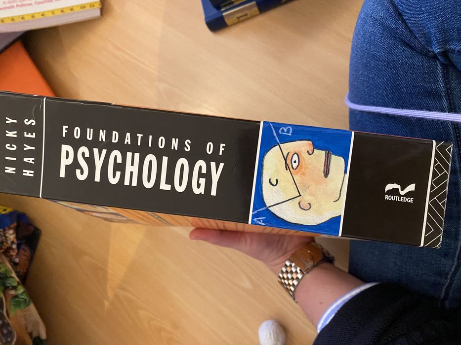 Foundations of PSYCHOLOGY -- Nicky Hayes - Psicologia