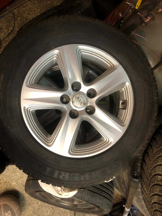 Felgi aluminiowe do KIA Hyundai 16". Opony 215/70/16.