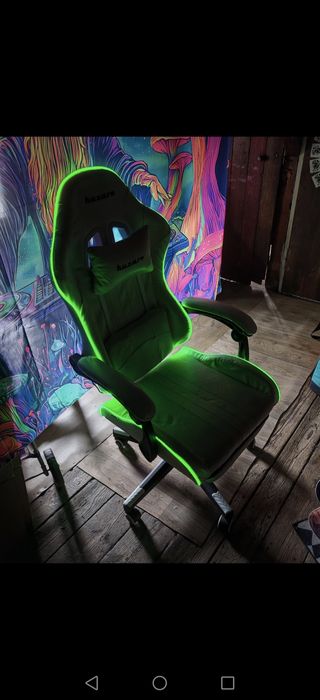 Fotel gamingowy Huzaro LED z podnóżkiem