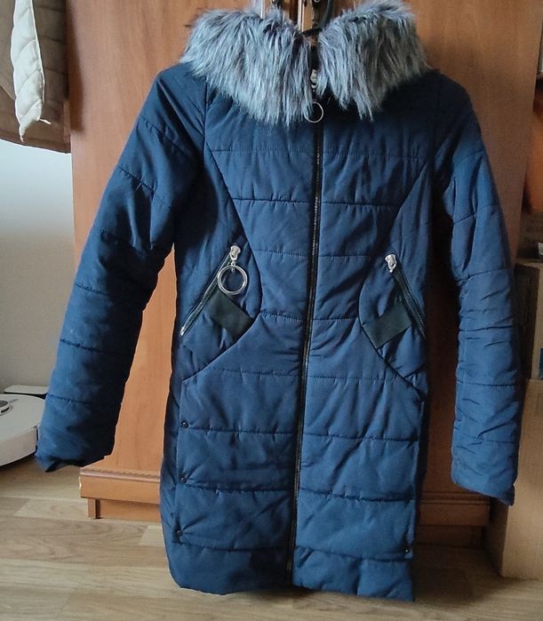 Продам теплу зимову куртку-пальто