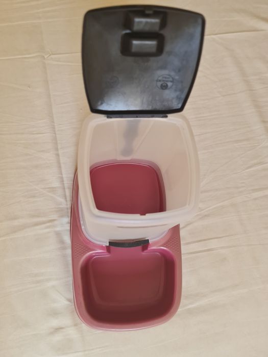 Comedouro com espátula incluída