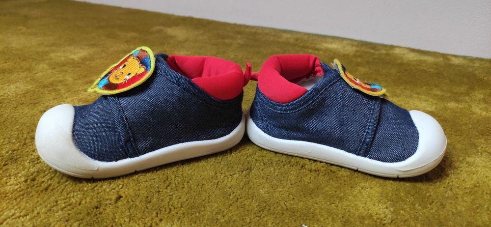 Trampki, buty niechodki z lwem rozmiar 21