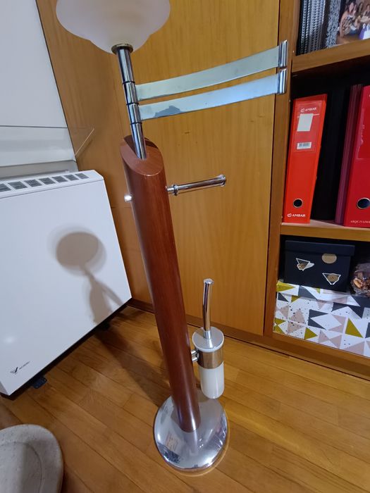 Porta rolos, toalhas e piaçaba