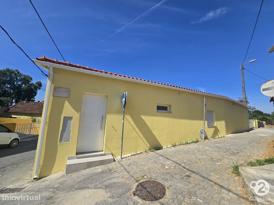 Moradia Bifamiliar totalmente remodelada em Ermesinde