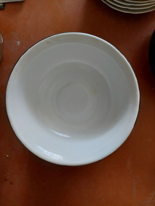 Продам эмалированную посуду и блюдо хром