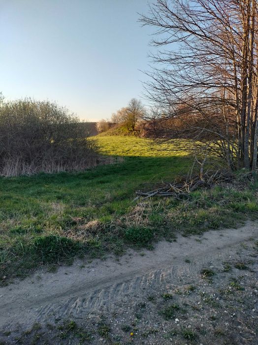 Działka dwupoziomowa z warunkami zabudowy