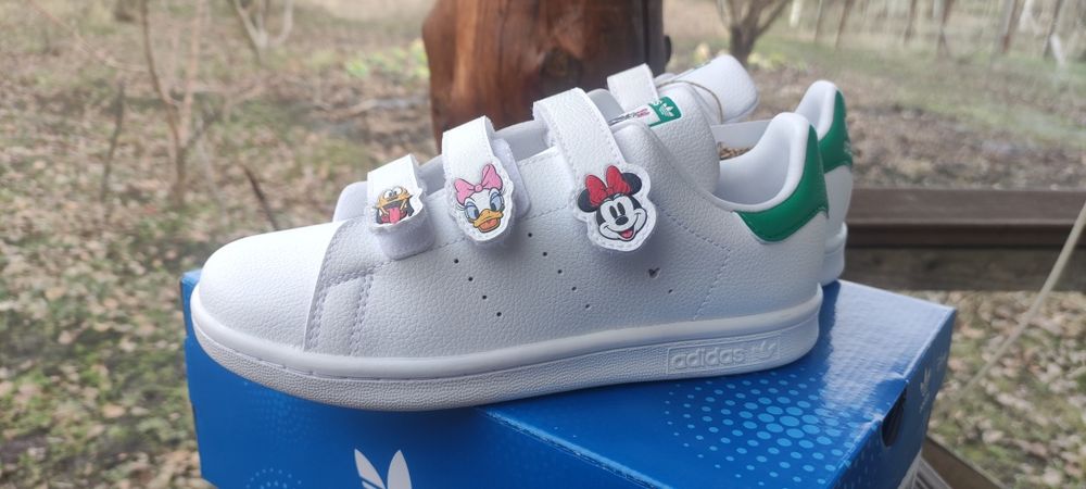 Кросівки Адідас для дівчинки