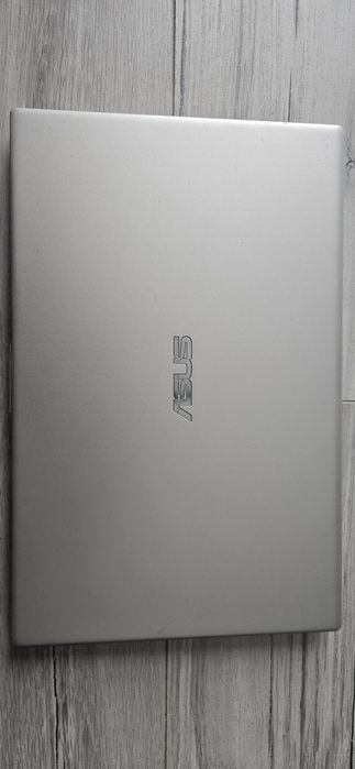 Asus VivoBook 13 S330U, i5-8250U, 8GB, 256GB SSD, Win11 Pro