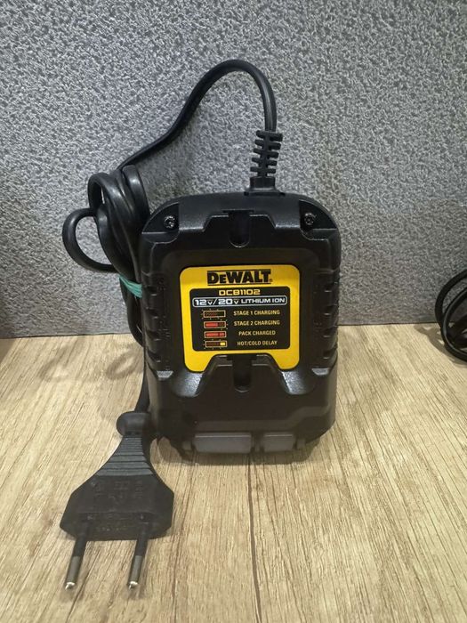 Зарядний пристрій Dewalt    DCB112,DCB1102,DCB107

D