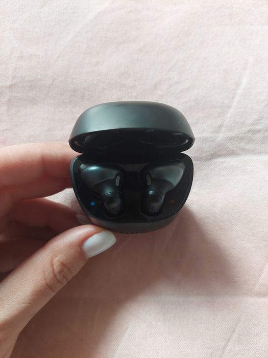 Bezprzewodowe słuchawki JBL tune 220 TWS