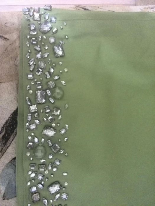 Продам английское платье фирмы L.k.Bennett,100% шелк,с нат.камнями