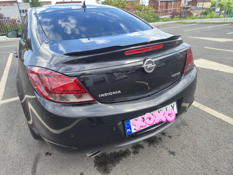 Opel insignia  2 ,0 220 km