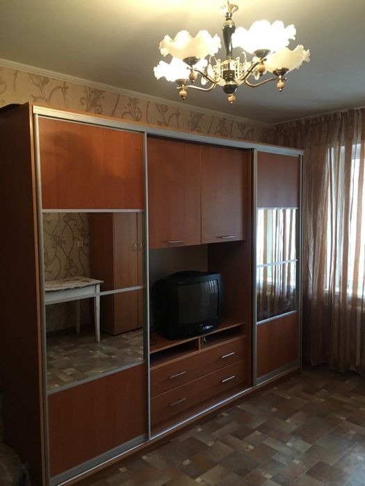 Здам 1 кімнатну квартиру на Лушпи біля ринку 1 поверх