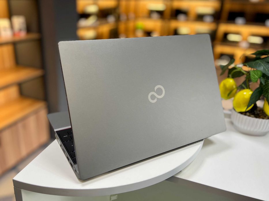 Ноутбук Fujitsu LIFEBOOK U7512/i5-1235U/16GB DDR4/SSD 512GB M2/15.6"FHD IPS/Гарантія/2022 рік випуску/10 ядер