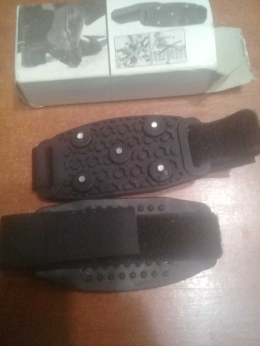 Антиковзун з шипами