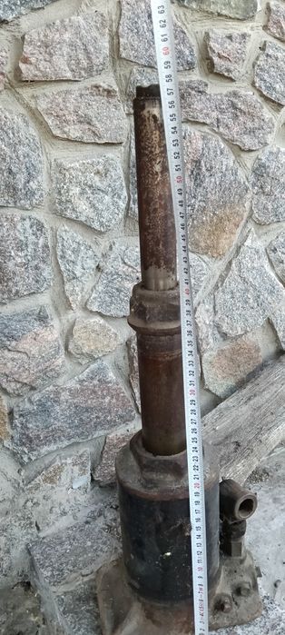 Продам домкрат для вантажного авто.
