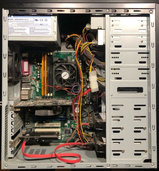 PC: AMD Athlon 64 X2 Dual Core 3800, 1GB RAM, NVIDIA GeForce 7300 GT