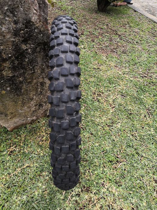 Pneu dualsport IRC usado