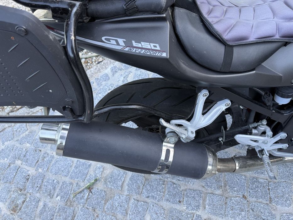 Hyosung   gt 650  (11000 quilometros )