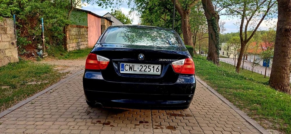 BMW E90 320i 150KM