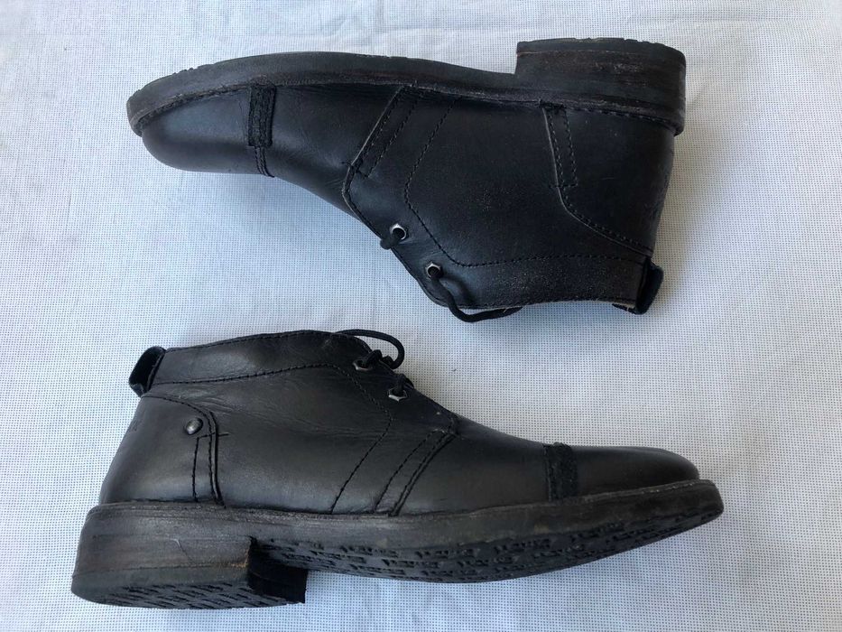 Оригинальные кожаные ботинки levi's