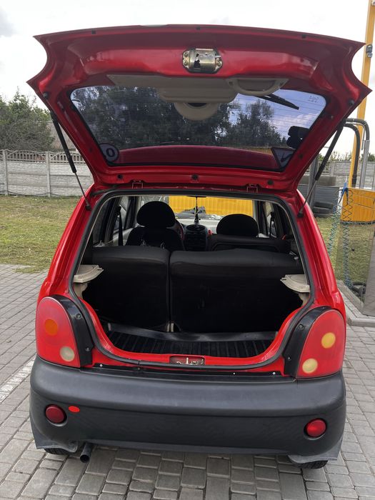 Chery  QQ  красная