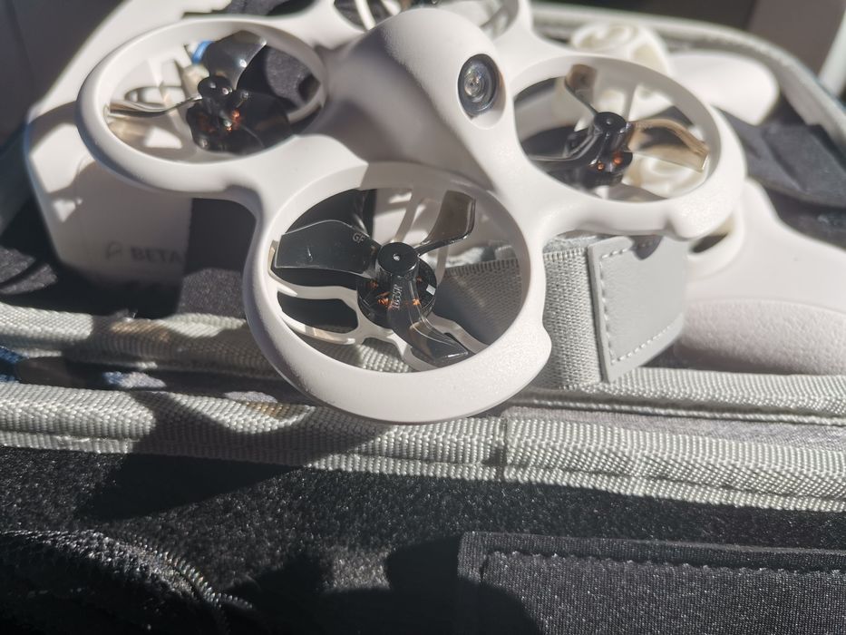 Dron Zestaw Gogle aparatura baterie BetaFPV Cetus PRO FPV Kit do negocjacji