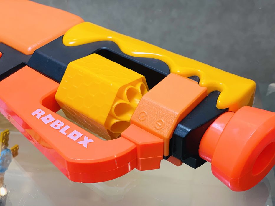 Игрушечное оружие Hasbro Nerf Roblox Adopt Me Bees F2486