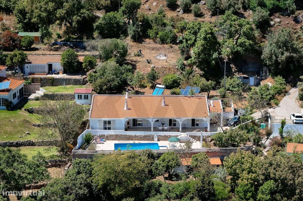 ​​​​​​​​​​​Moradia T3 Com Terraço E Amplo Terreno | Monchique