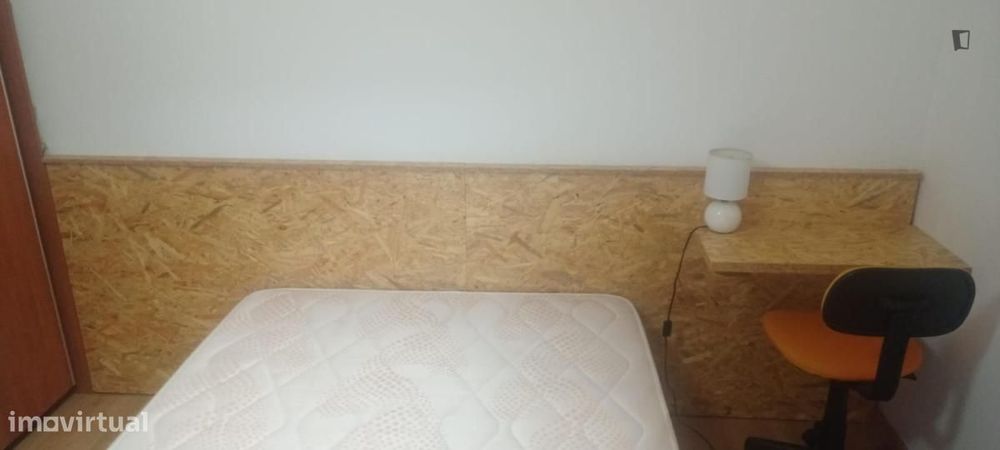 Quarto - localizado em Coimbra
