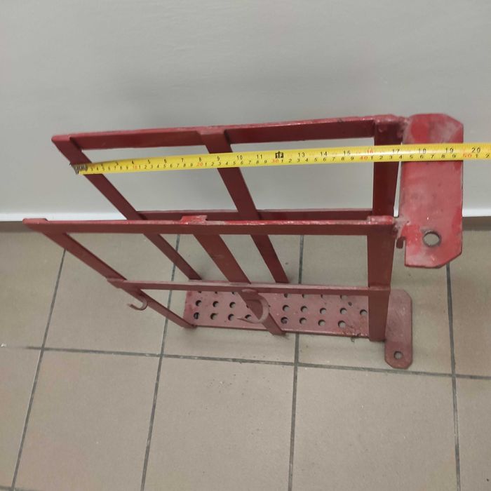 Кронштейн для в пожарный щит для пожарного рукава