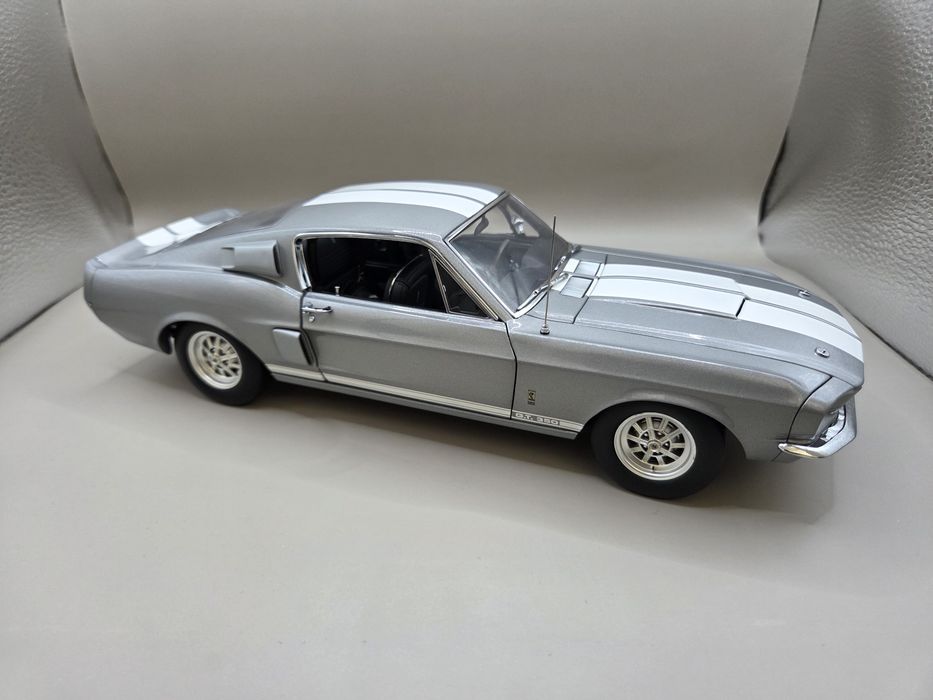 Ford mustang shelby 1:18 exact detail  1967 gt350