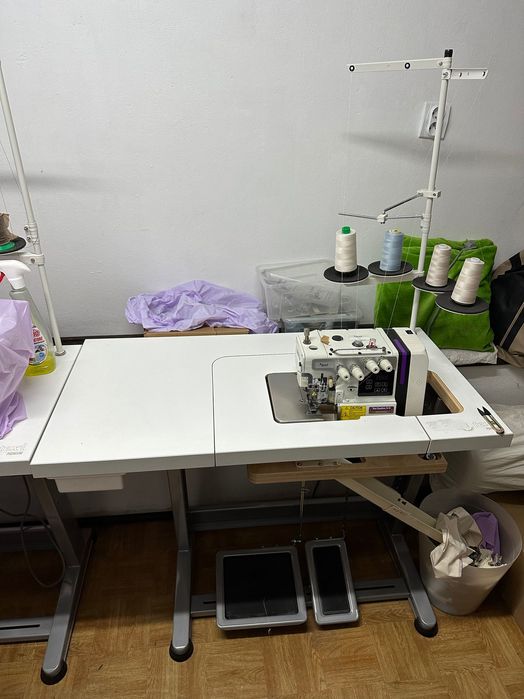 Owerlok/ maszyna do szycia TEXI quattro 24 premium ex