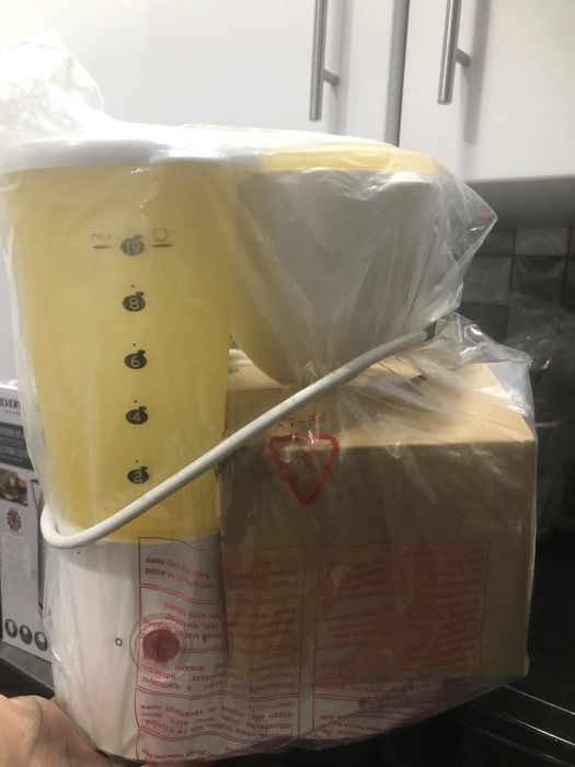 Brand-new coffee maker, never used