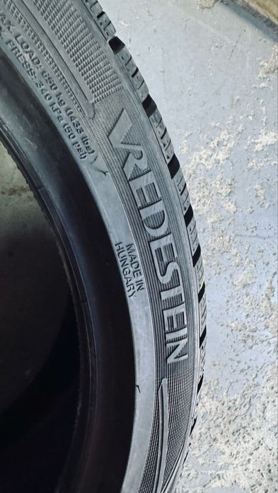 R19 225/40 Vredestein шини зимоаі комлект